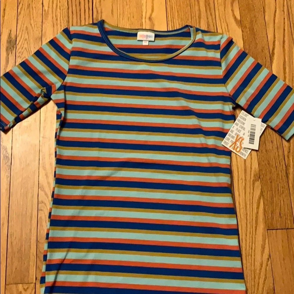 ❤️ FINAL PRICE ❤️ Lularoe Gigi striped shirt